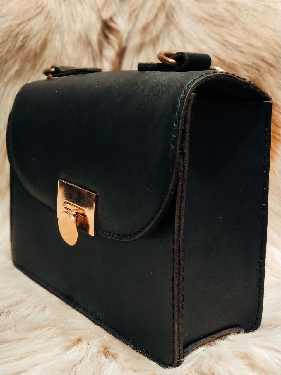 تولیدی چرم ایران بانو